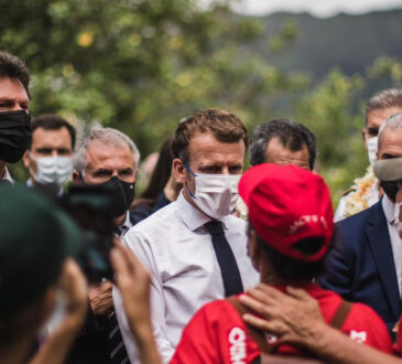 Emmanuel Macron lors d'une visite en Polynésie française.