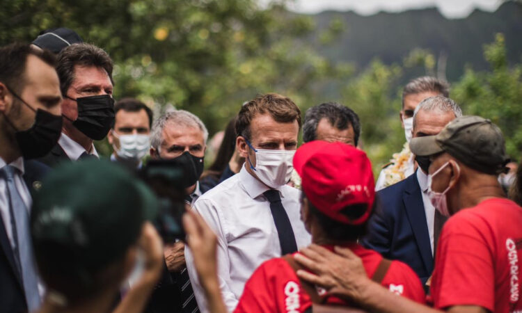 Emmanuel Macron lors d'une visite en Polynésie française.