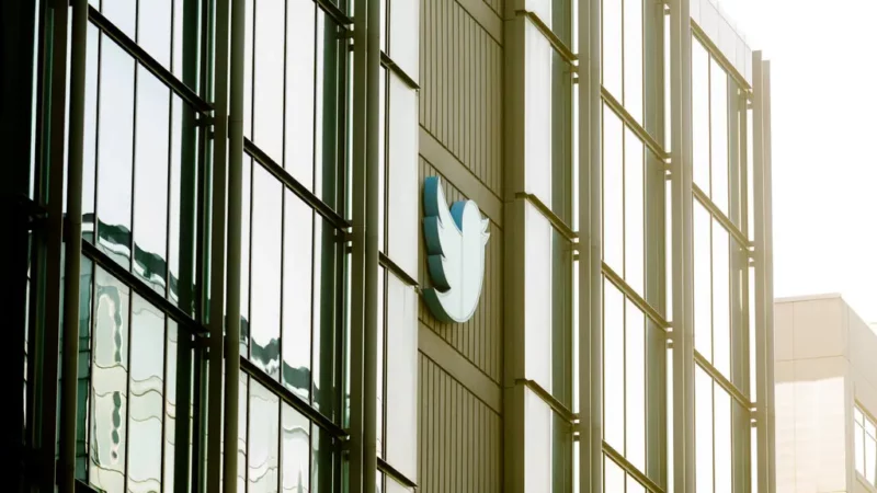 Chute spectaculaire des annonceurs publicitaires de Twitter