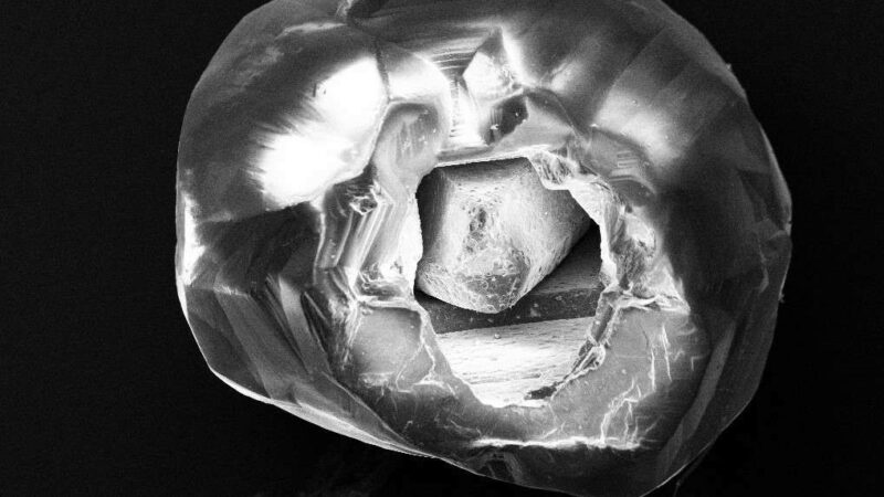 De Beers déniche un diamant à la structure très rare
