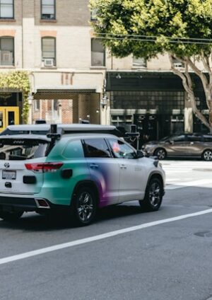 Uber va injecter plus de 100 millions de dollars dans la recharge des véhicules autonomes