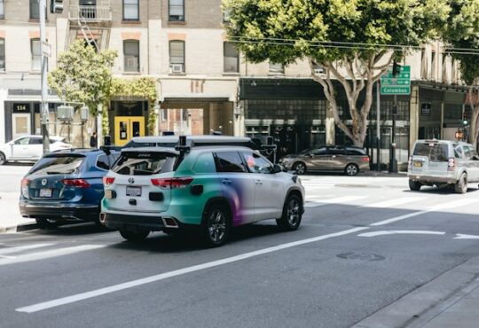 Uber va injecter plus de 100 millions de dollars dans la recharge des véhicules autonomes